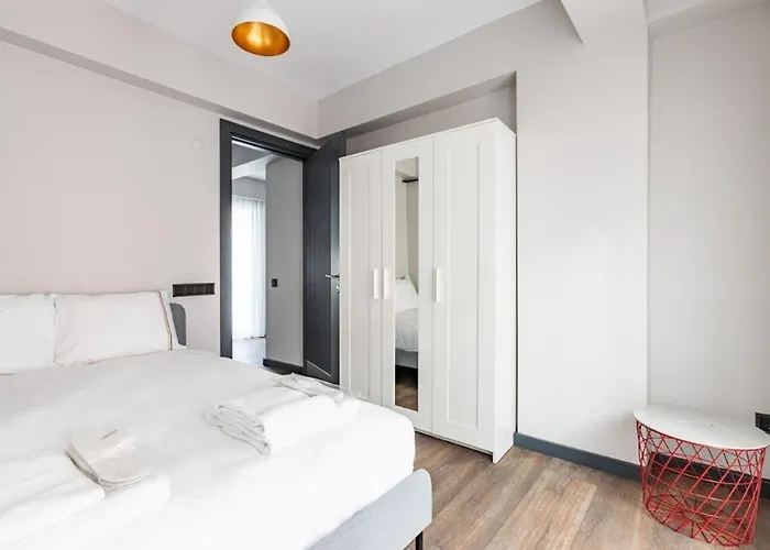 Duplex Penthouse Wparking 3bd2bath Views! #340 Appartement