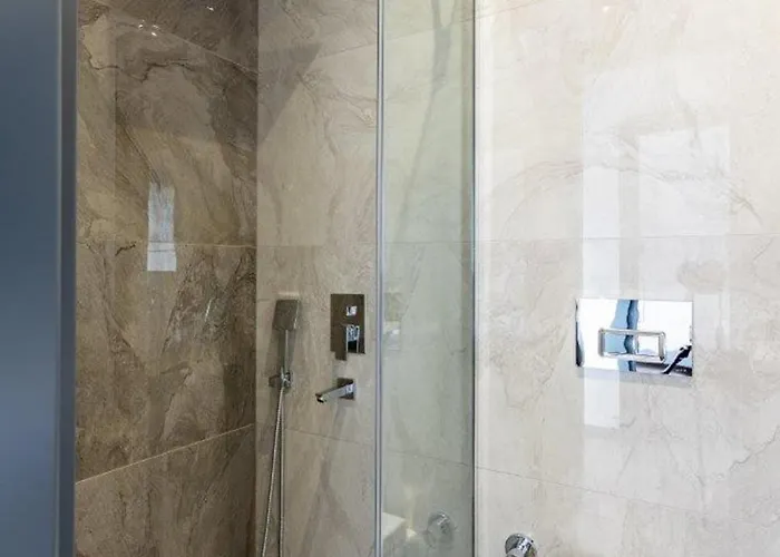 Duplex Penthouse Wparking 3bd2bath Views! #340 Appartement Istanboel