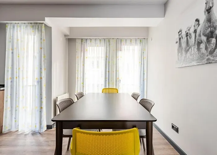 Duplex Penthouse Wparking 3bd2bath Views! #340 Appartement *