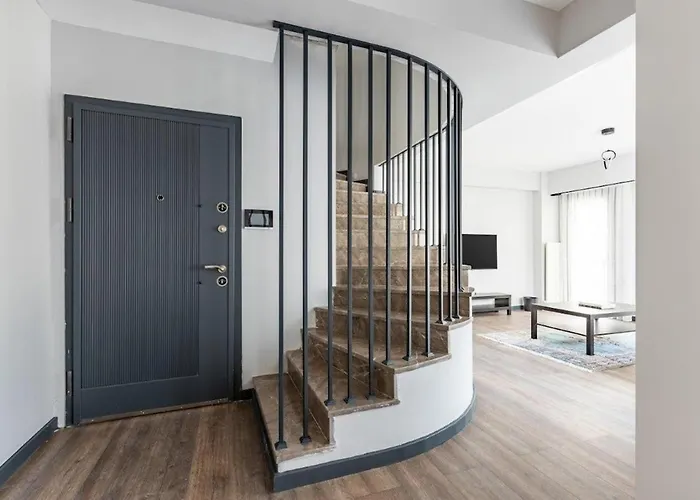 Apartment Duplex Penthouse Wparking 3bd2bath Views! #340 *