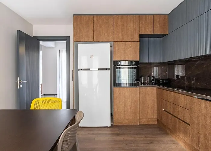 Apartment Duplex Penthouse Wparking 3bd2bath Views! #340 *